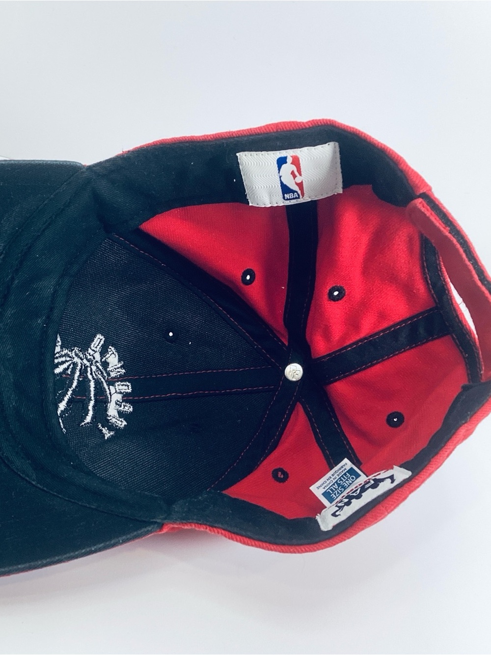 🌺 NBA Toronto Raptors Red Baseball Cap - Picture 9 of 10